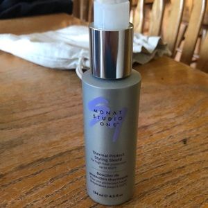 MONAT Thermal Protect Styling Shield